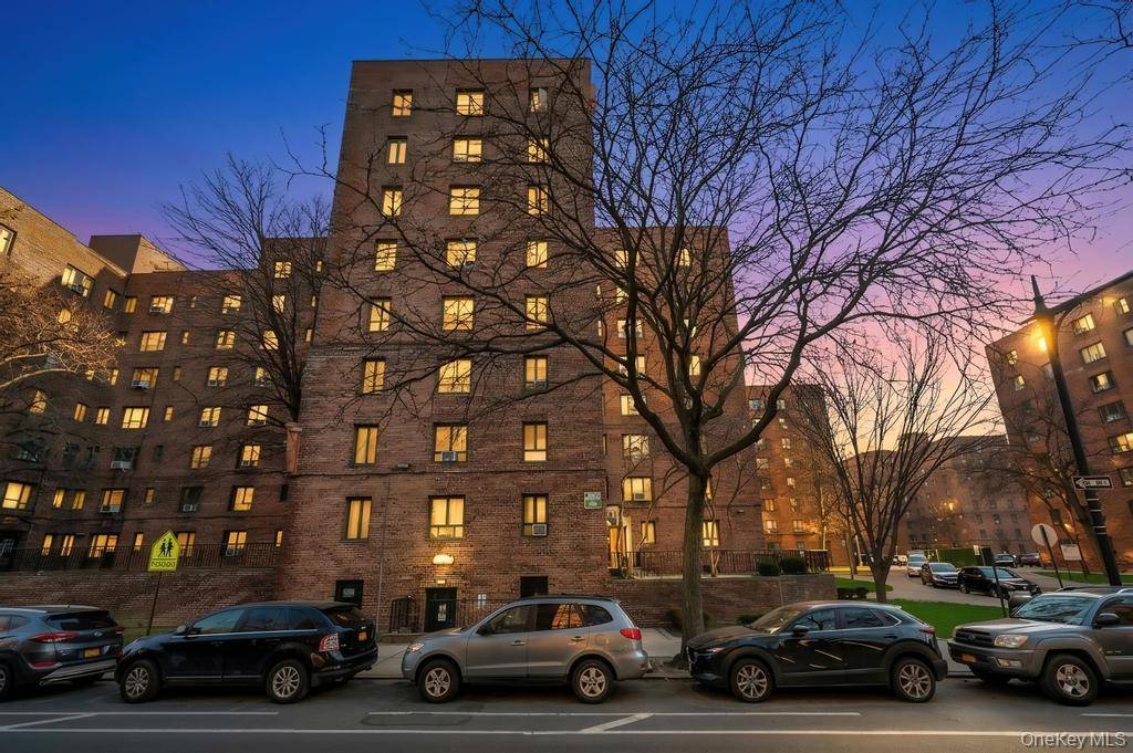 1690 Metropolitan Avenue UNIT&nbsp;1E, Bronx, NY, 10462