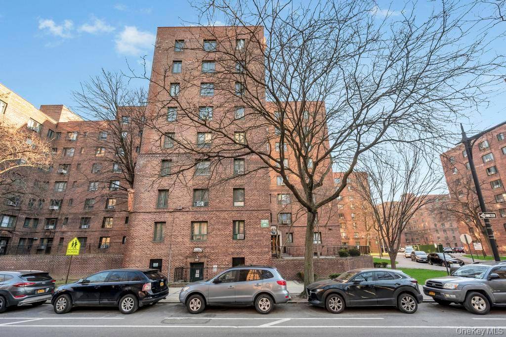1690 Metropolitan Avenue UNIT&nbsp;1E, Bronx, NY, 10462