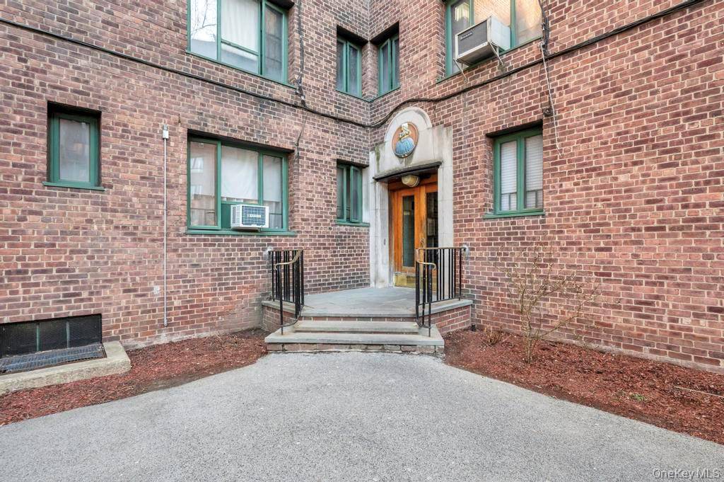 1690 Metropolitan Avenue UNIT&nbsp;1E, Bronx, NY, 10462