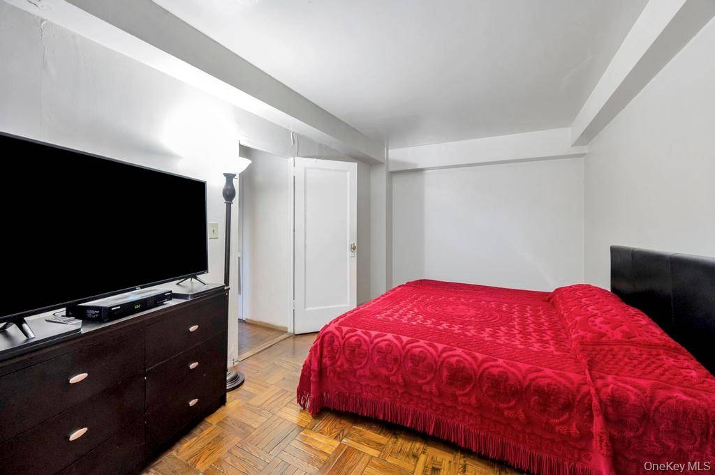 1690 Metropolitan Avenue UNIT&nbsp;1E, Bronx, NY, 10462