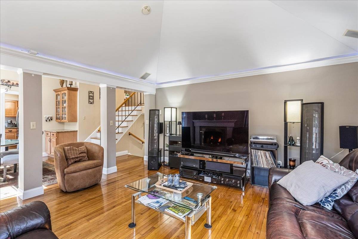 4 Andover Pl, Huntington, NY, 11743