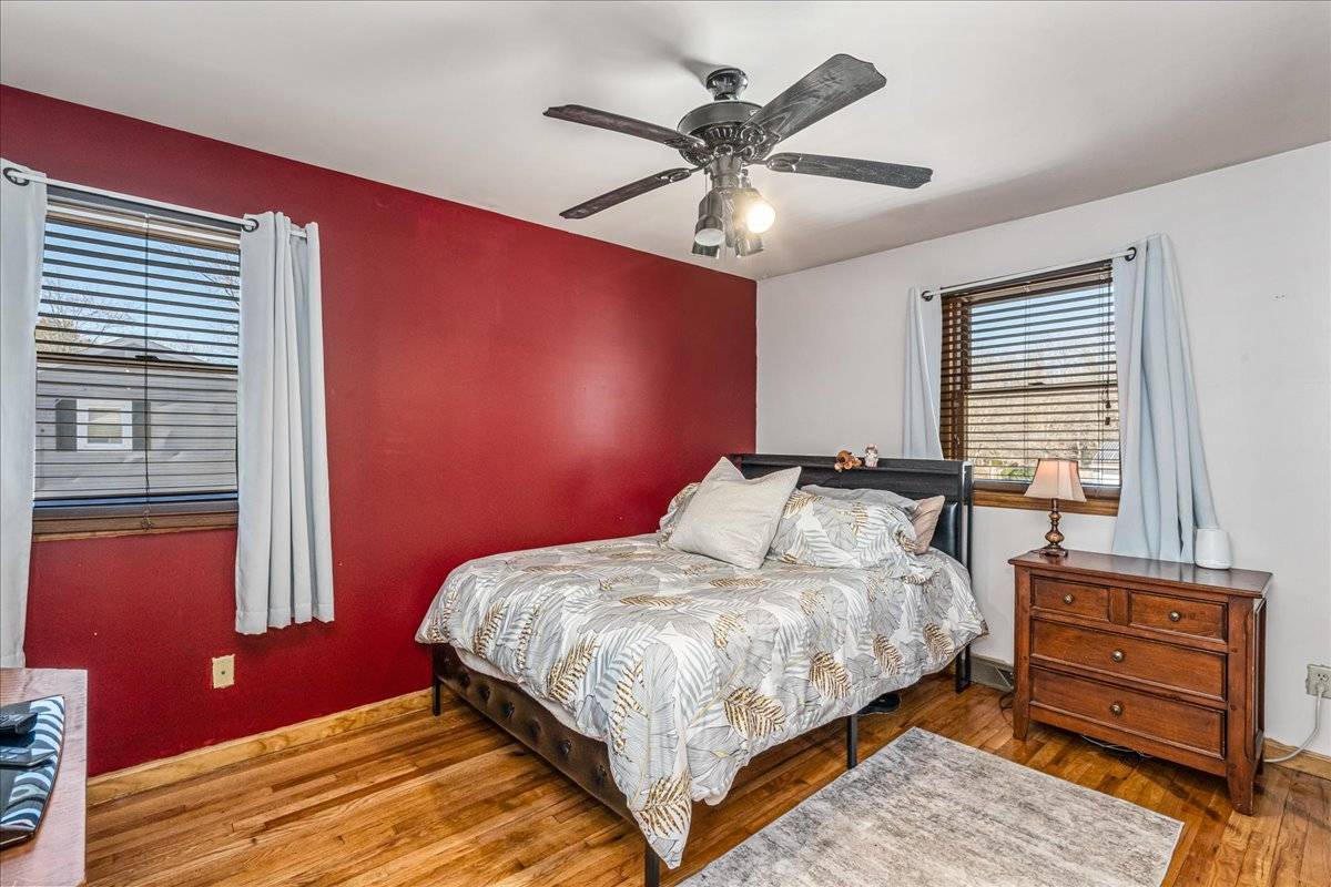 4 Andover Pl, Huntington, NY, 11743