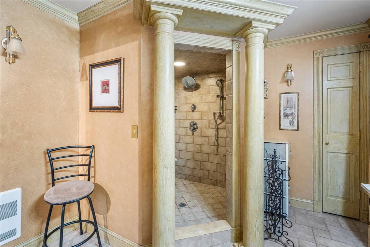 4 Andover Pl, Huntington, NY, 11743