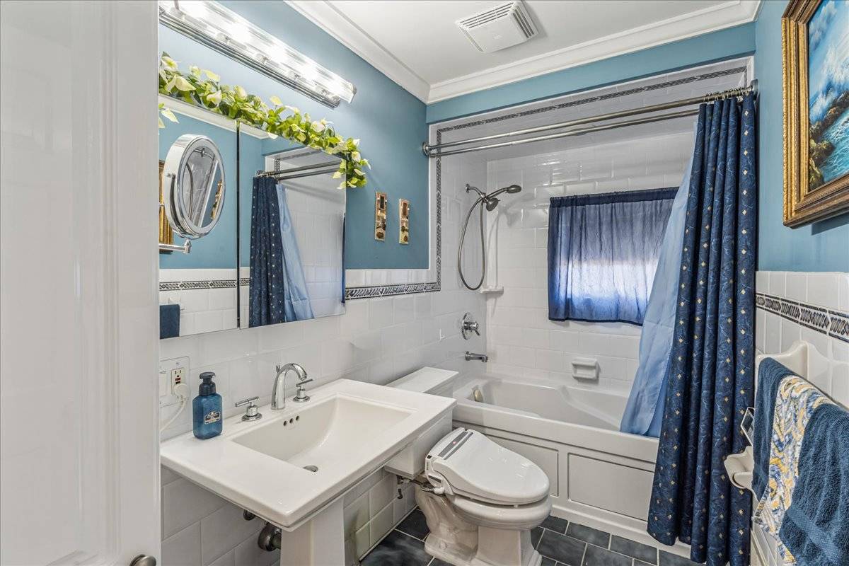 4 Andover Pl, Huntington, NY, 11743