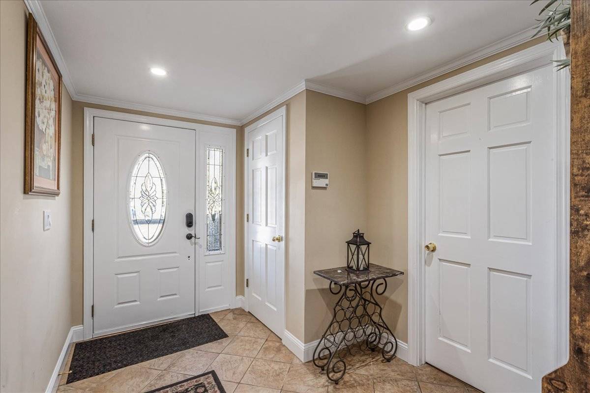 4 Andover Pl, Huntington, NY, 11743