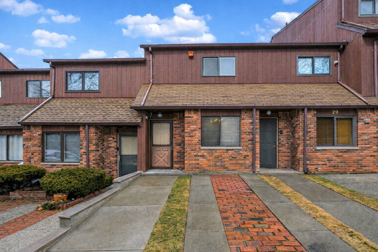 Photo of 31 Stonegate dr, STATEN ISLAND, NY 10304