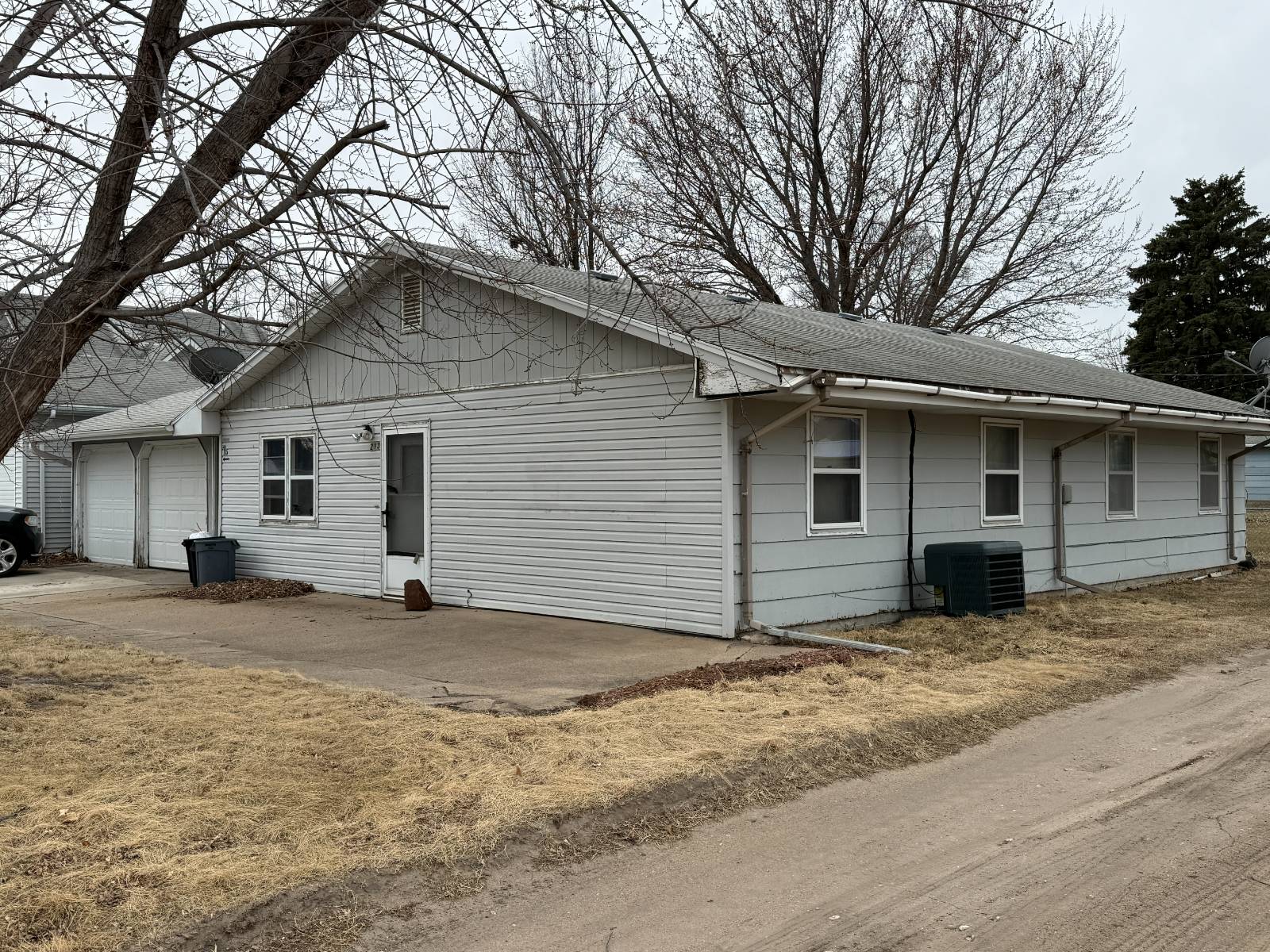 213 & 215 S 6th Street, O’Neill, NE