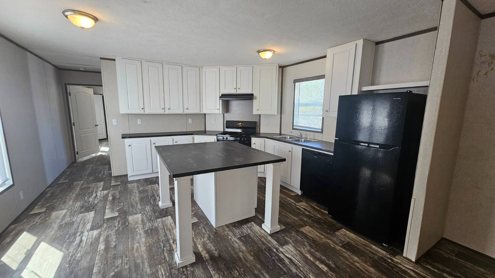 A-10; 100 Prairie View Cov