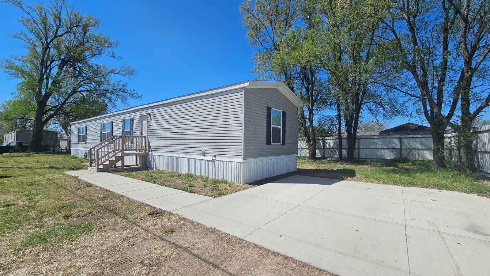 A-10; 100 Prairie View Cov