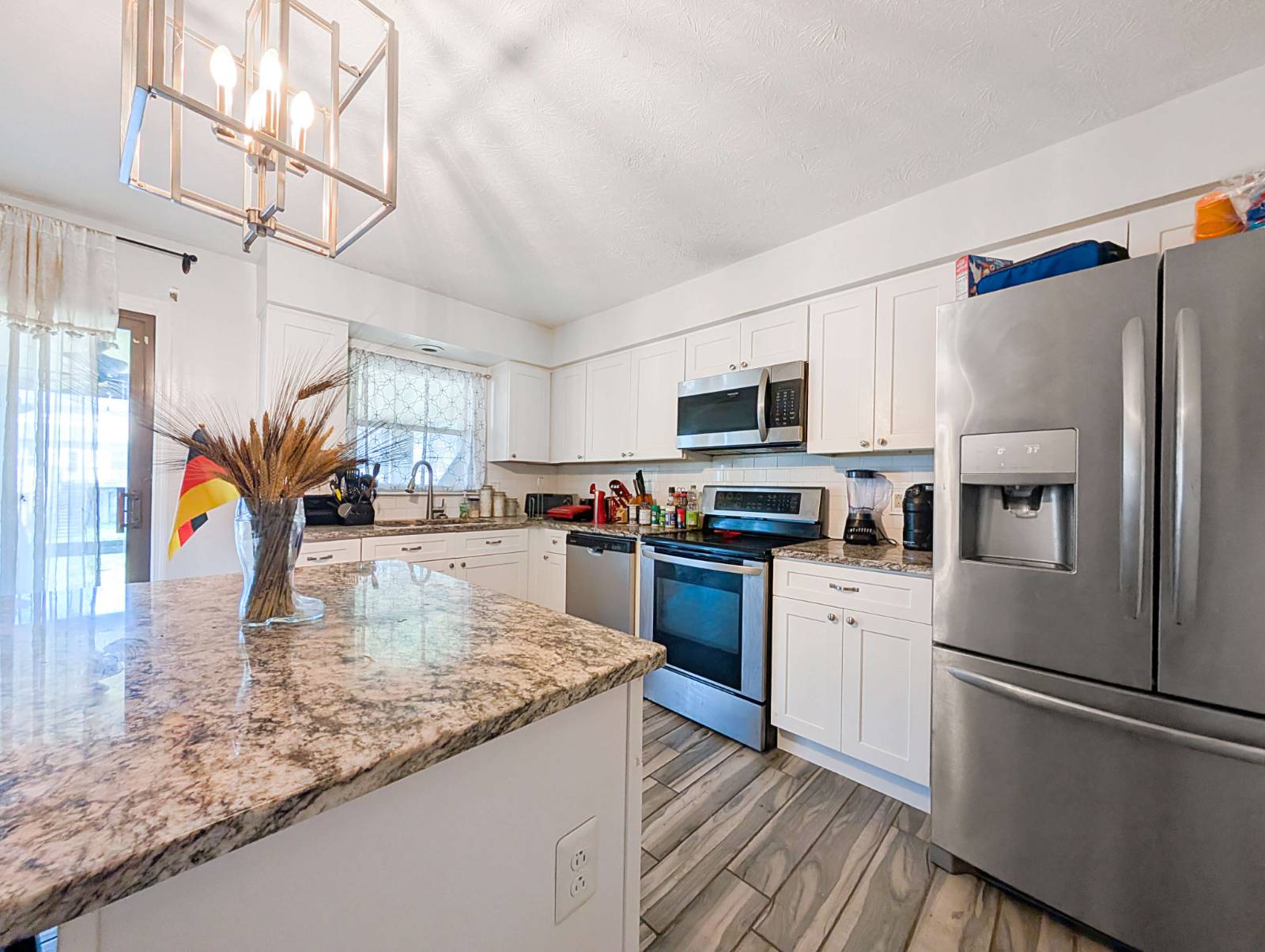 3812 Kittiwake Dr.