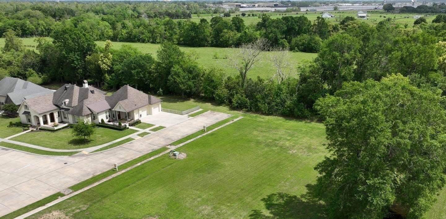 Photo 2 of 11 of land for sale at 691 Victoria Drive, Berwick, LA 70342