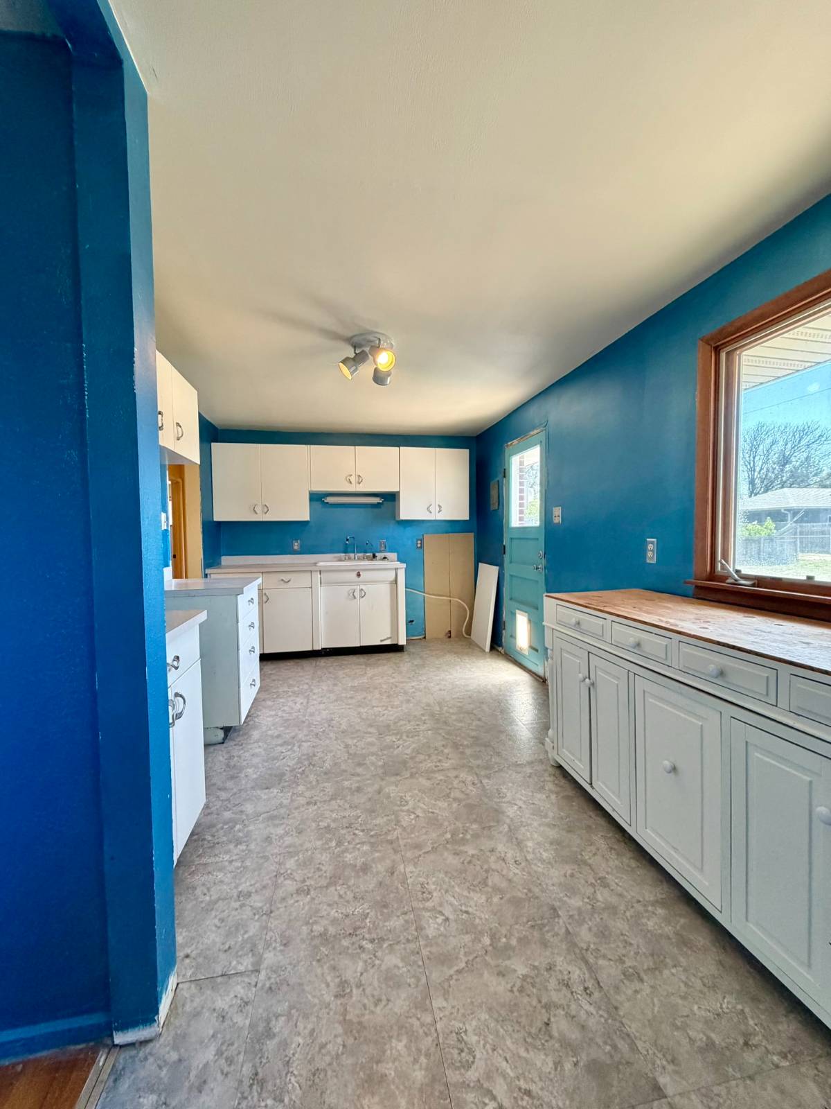 950 Mentlick Dr, Colby, KS, 67701