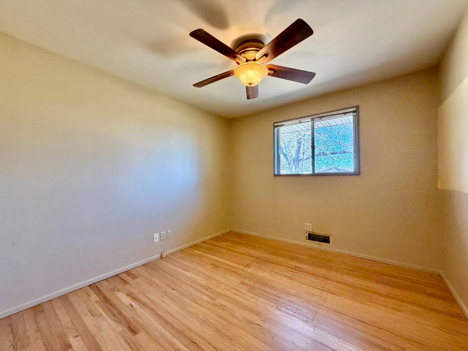 950 Mentlick Dr, Colby, KS, 67701