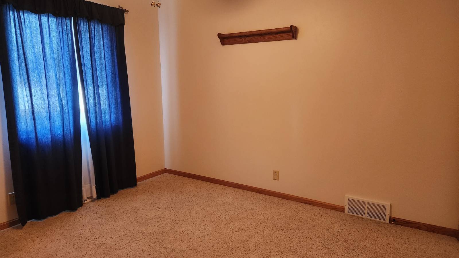 Photo 19 of 43 of home listing at 1422 Jay Street, St Paul, NE 68873