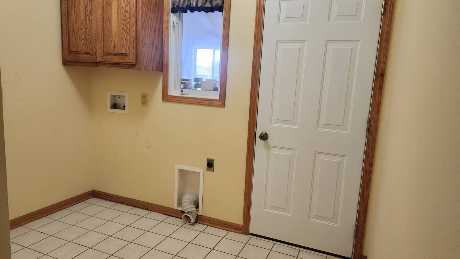 Photo 24 of 43 of home listing at 1422 Jay Street, St Paul, NE 68873