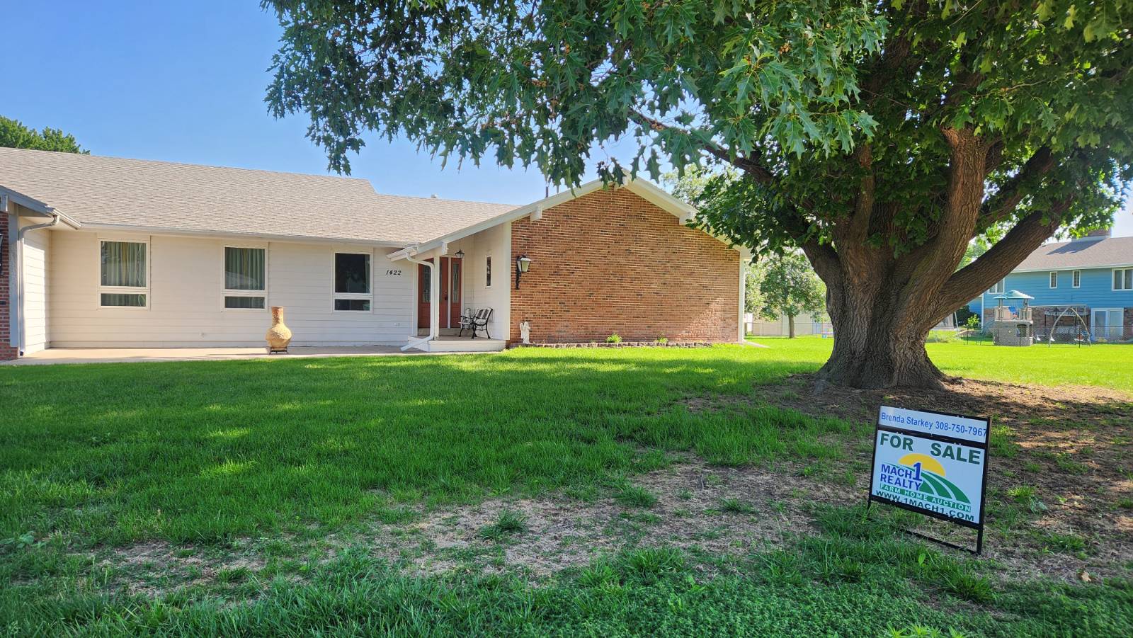 Photo 3 of 43 of home listing at 1422 Jay Street, St Paul, NE 68873