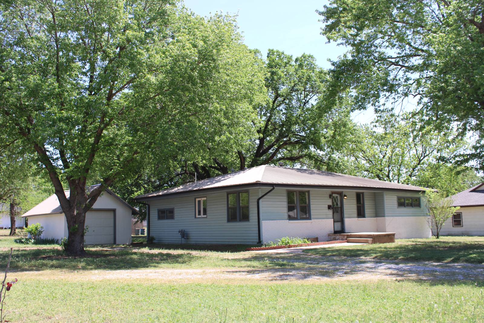 A-10; 100 Prairie View Cov