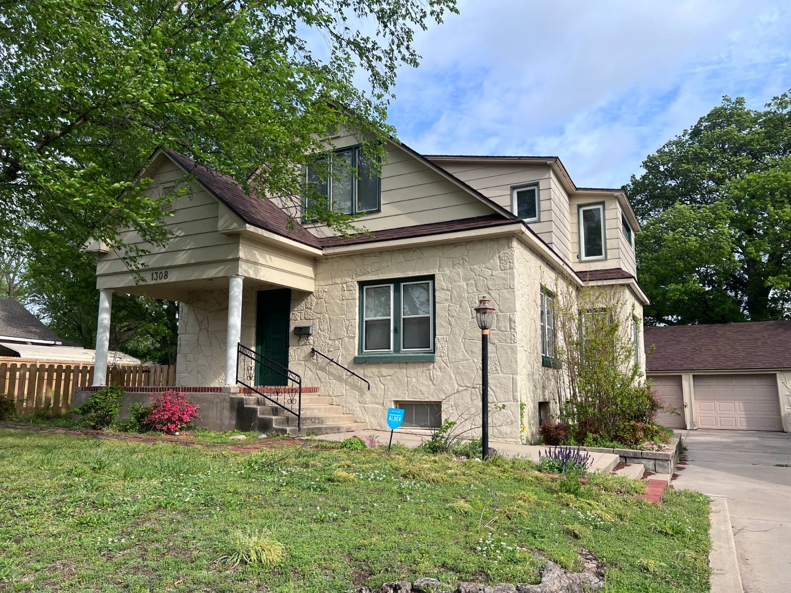 A-10; 100 Prairie View Cov