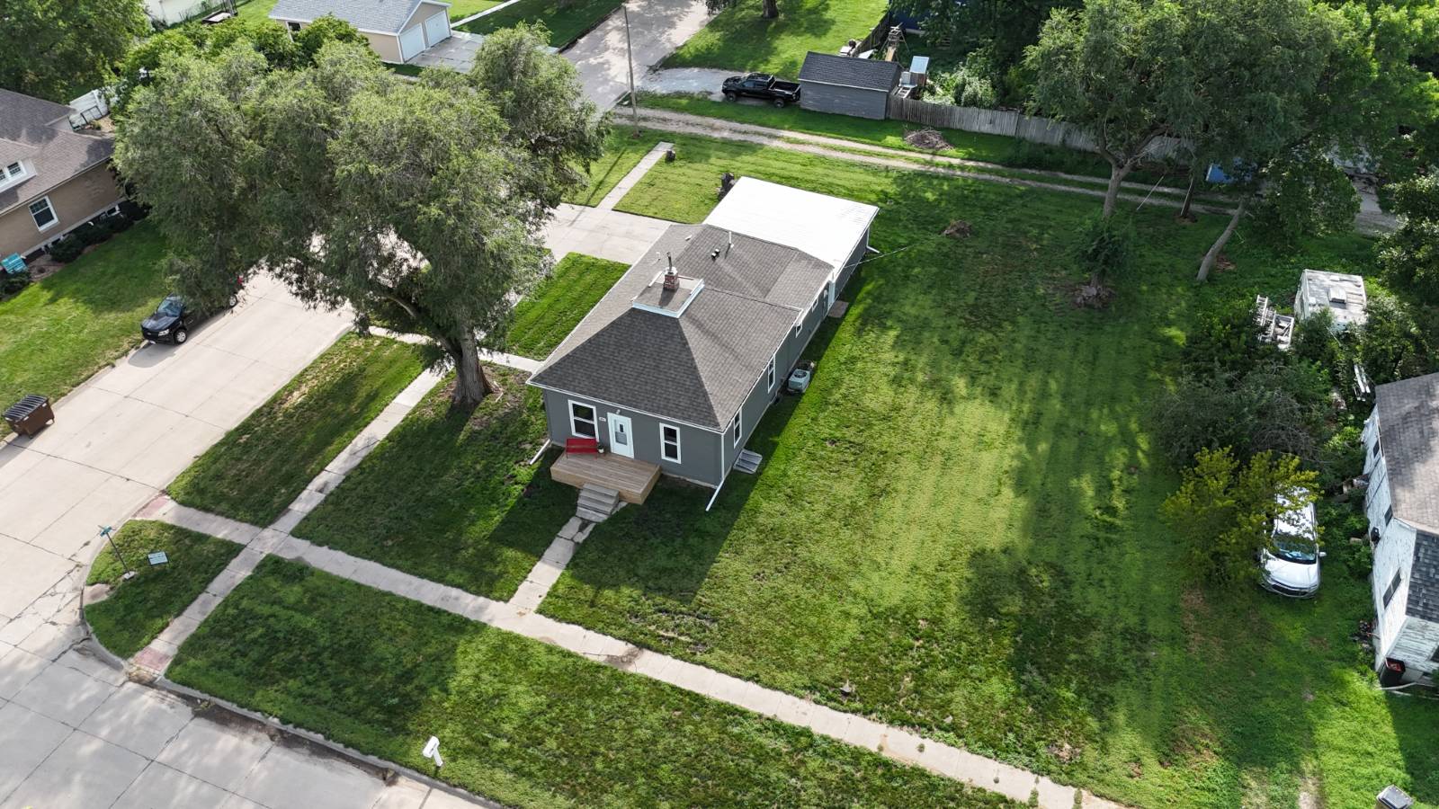 Photo 29 of 29 of home listing at 803 11th Street, Aurora, NE 68818