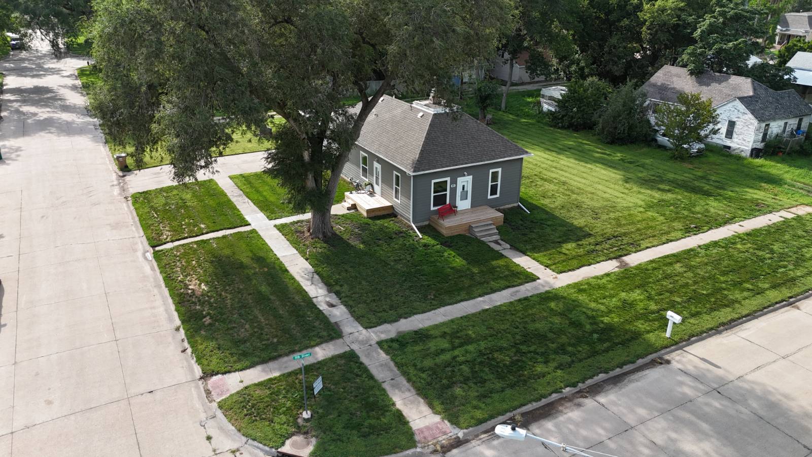 Photo 26 of 29 of home listing at 803 11th Street, Aurora, NE 68818