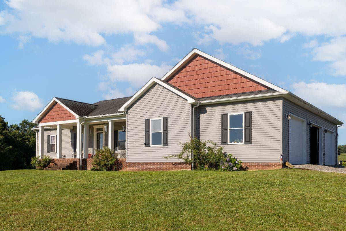 913 Jr Lane