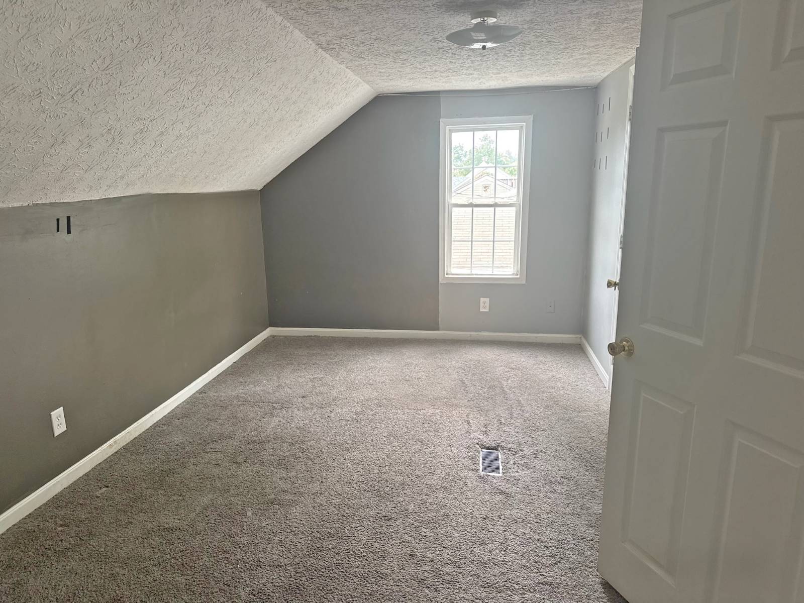 339 Long Ave
