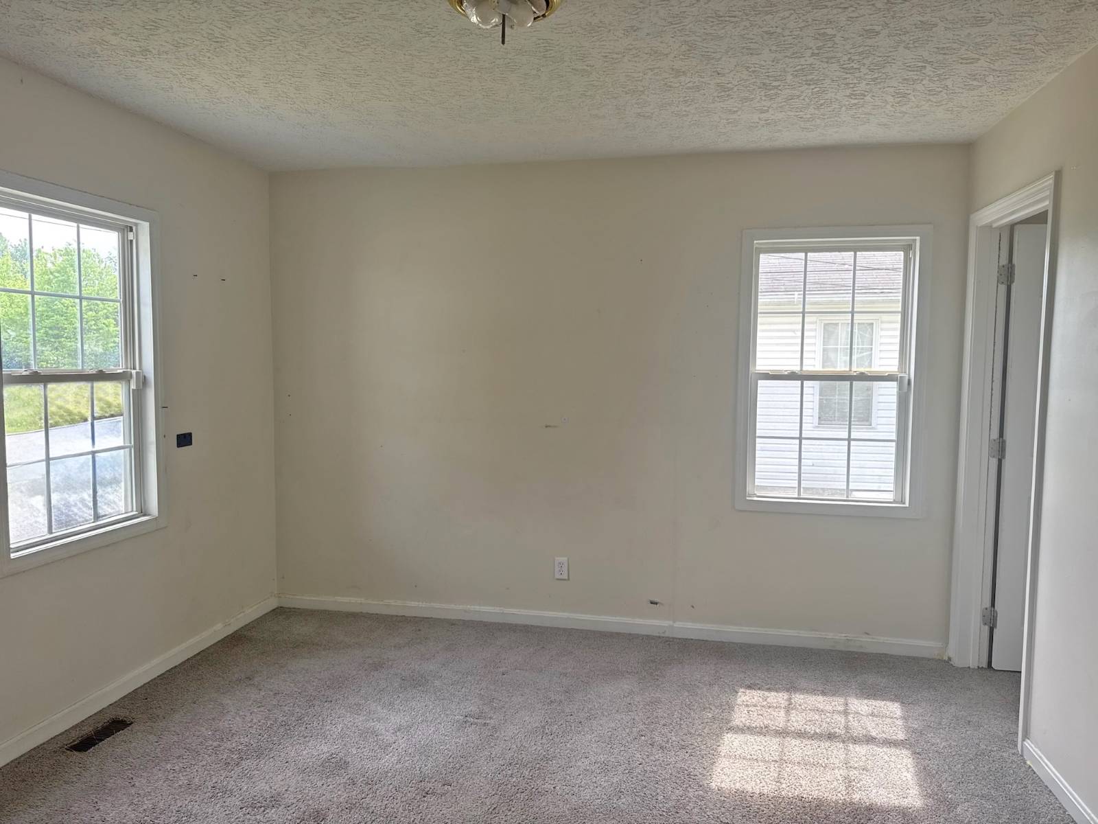 339 Long Ave