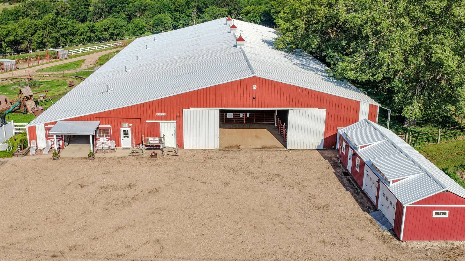 Photo 2 of 40 of farm or ranch property listing at 2446 Cottonmill Avenue, Kearney, NE 68845