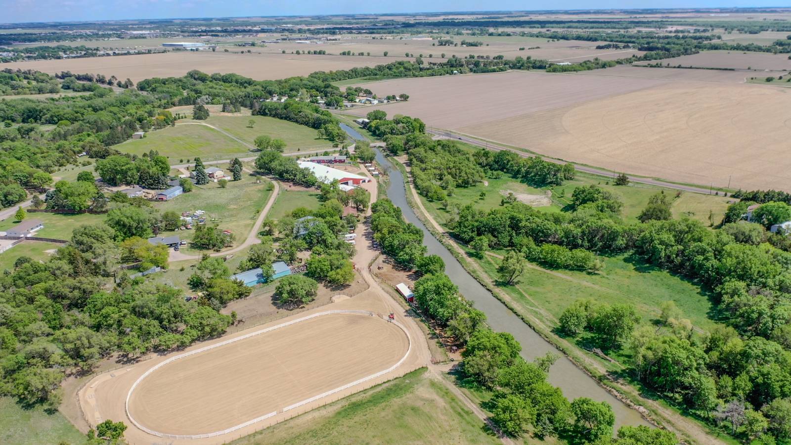 Photo 5 of 40 of farm or ranch property listing at 2446 Cottonmill Avenue, Kearney, NE 68845