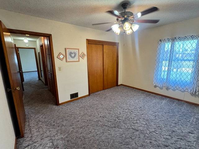 450 S 4th Avenue, Burwell, NE