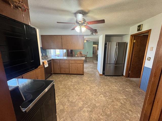 450 S 4th Avenue, Burwell, NE