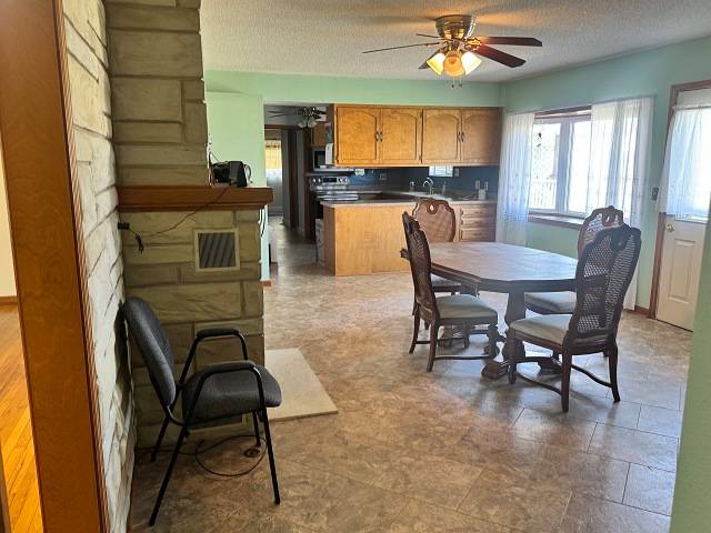 450 S 4th Avenue, Burwell, NE