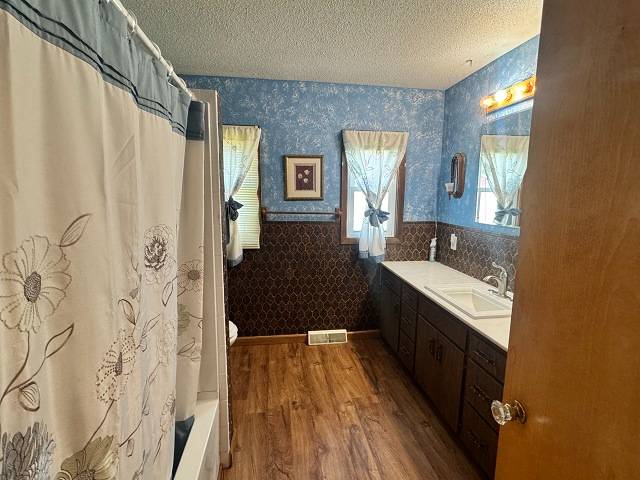 450 S 4th Avenue, Burwell, NE