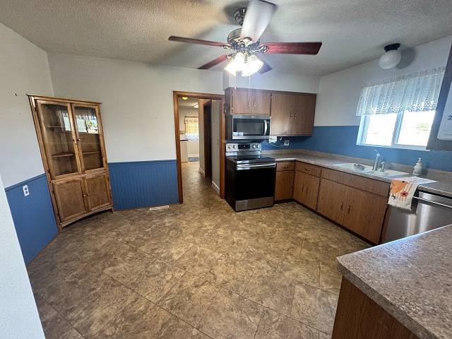 450 S 4th Avenue, Burwell, NE