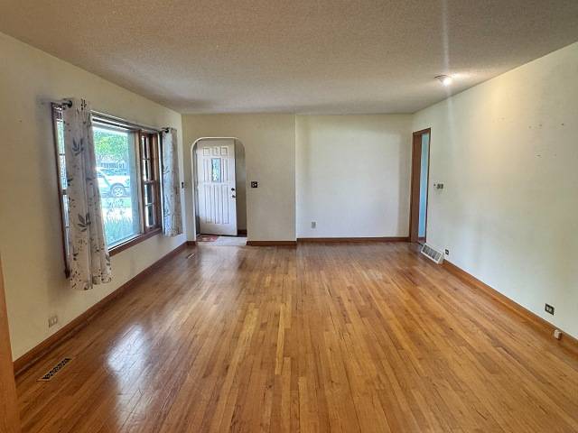 450 S 4th Avenue, Burwell, NE