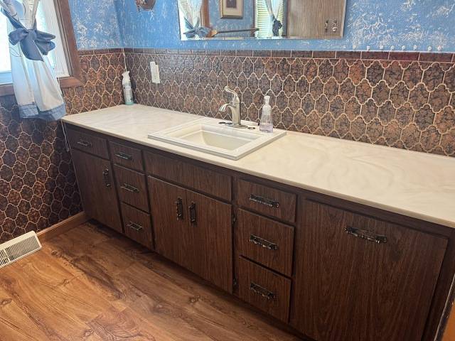 450 S 4th Avenue, Burwell, NE