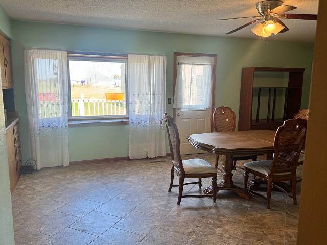 450 S 4th Avenue, Burwell, NE
