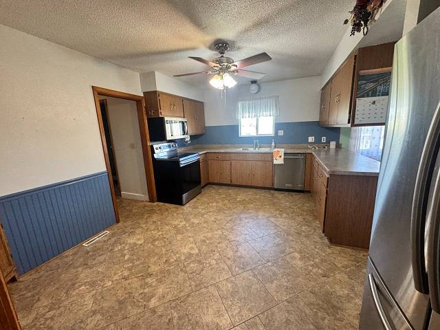 450 S 4th Avenue, Burwell, NE