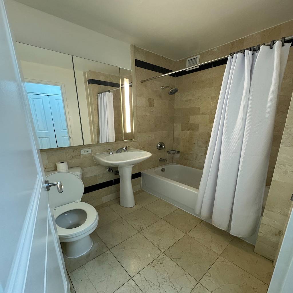 20 West Street, #37F
