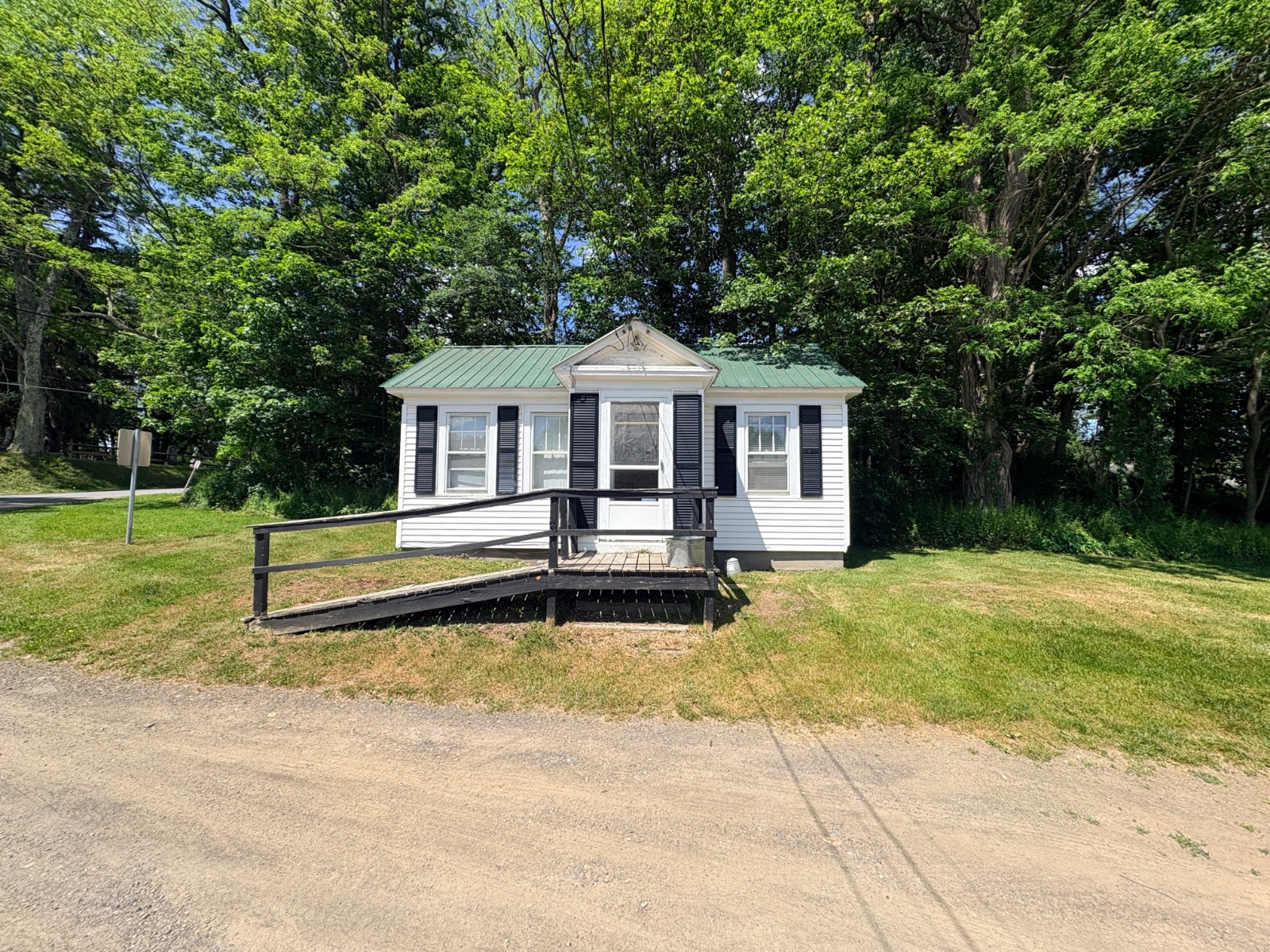 196 Cemetery Rd