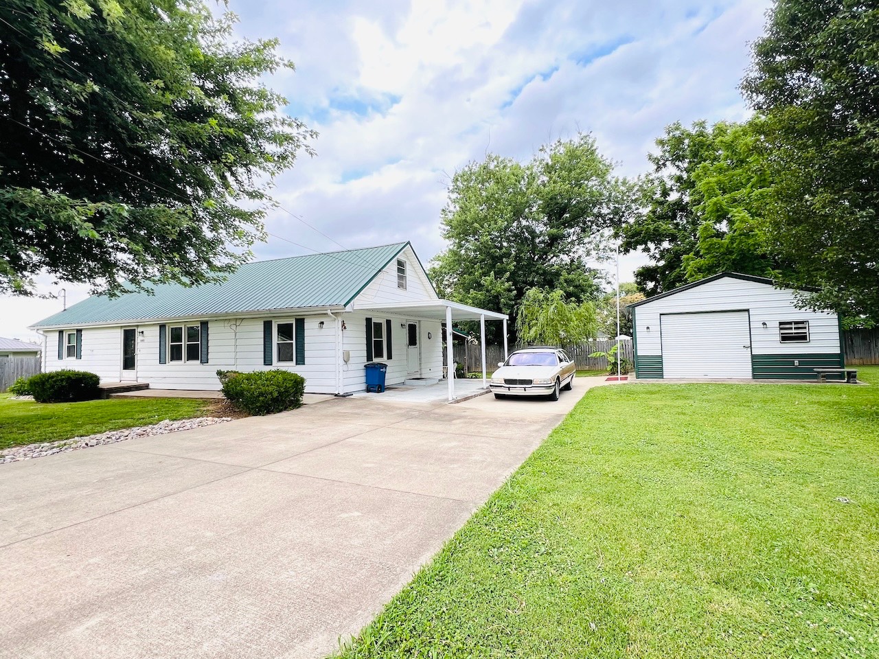 320 Wickliffe Ave
