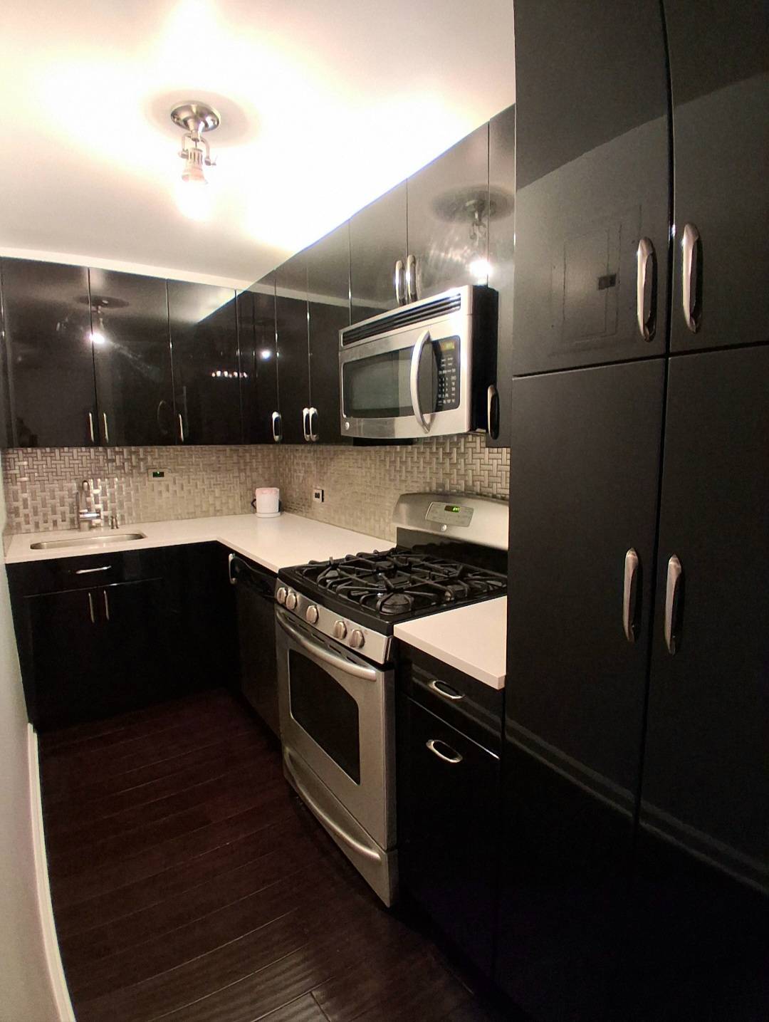 153 East 57th St, 10H