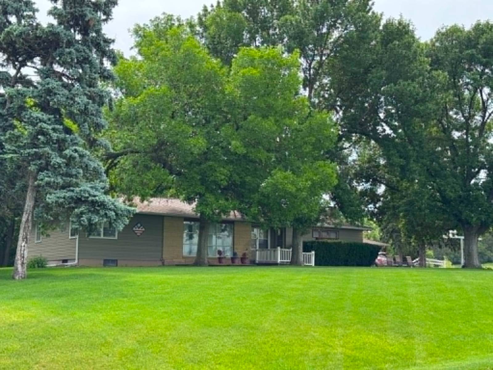 Photo 3 of 60 of home listing at 84964 524 Ave., Neligh, NE 68756