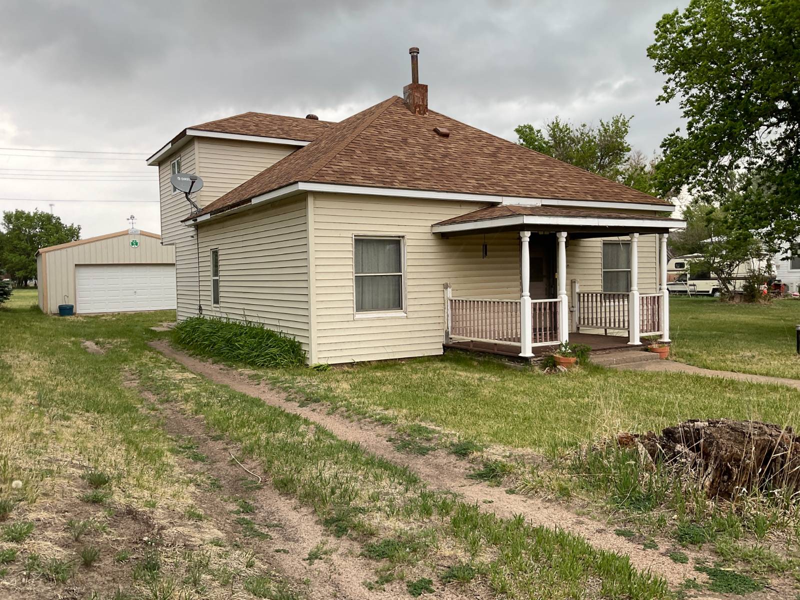 210 Church, Lewellen, NE