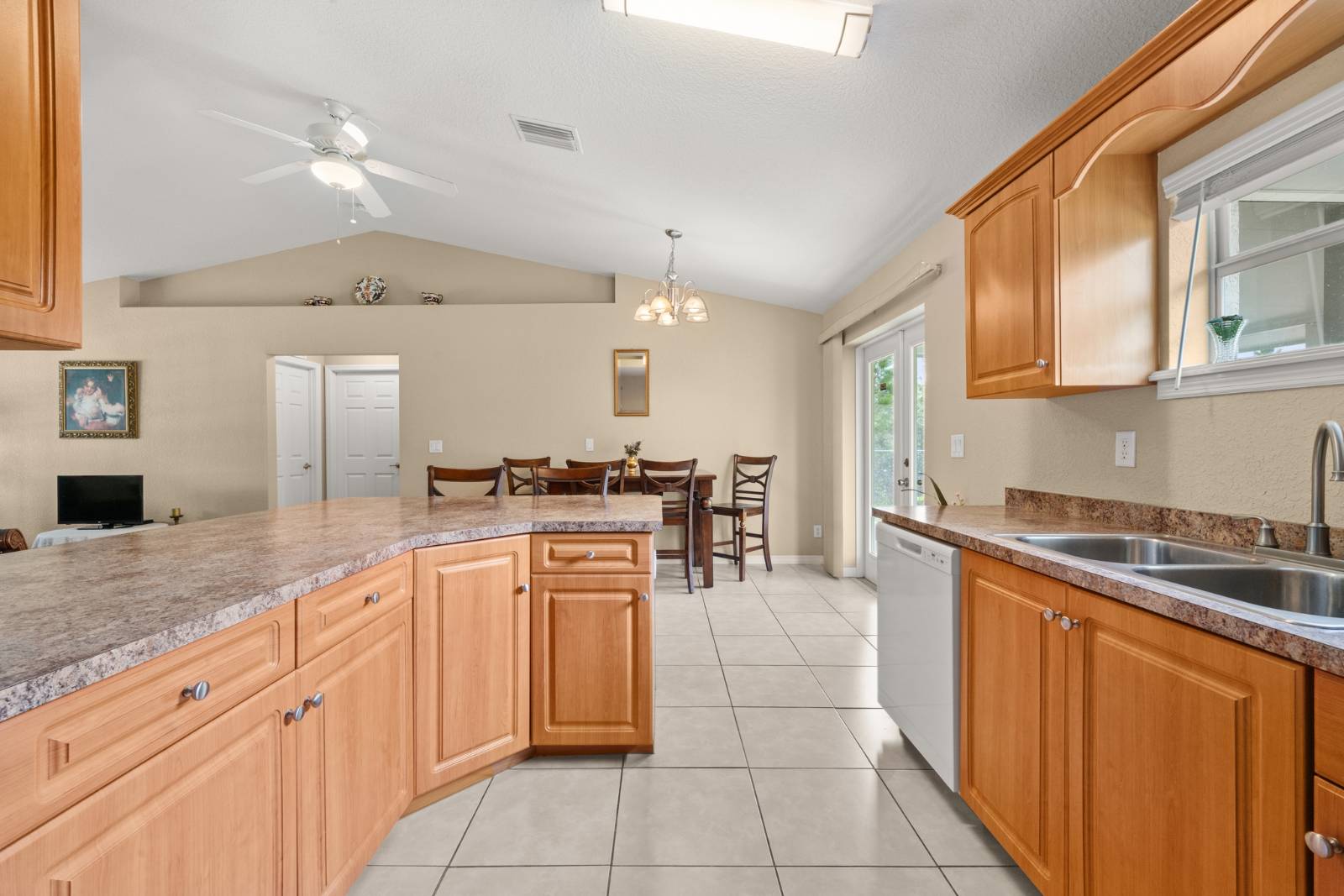 3035 Peach Tree Dr, Lake Placid, FL 33852