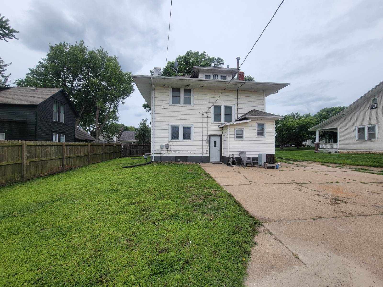 1914 Morton Street, Falls City, NE