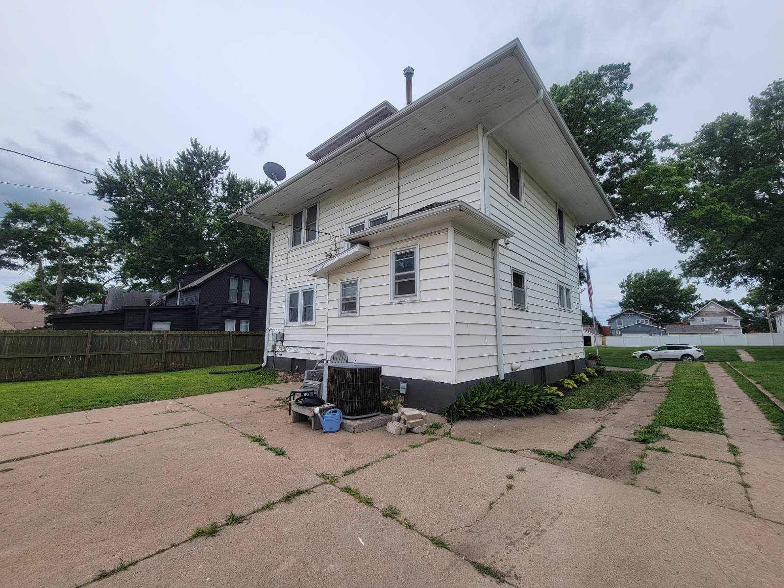 1914 Morton Street, Falls City, NE