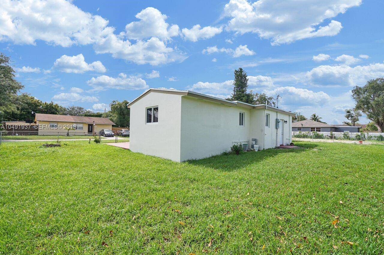 2000 SW 95th Ter, Miramar, FL 33025
