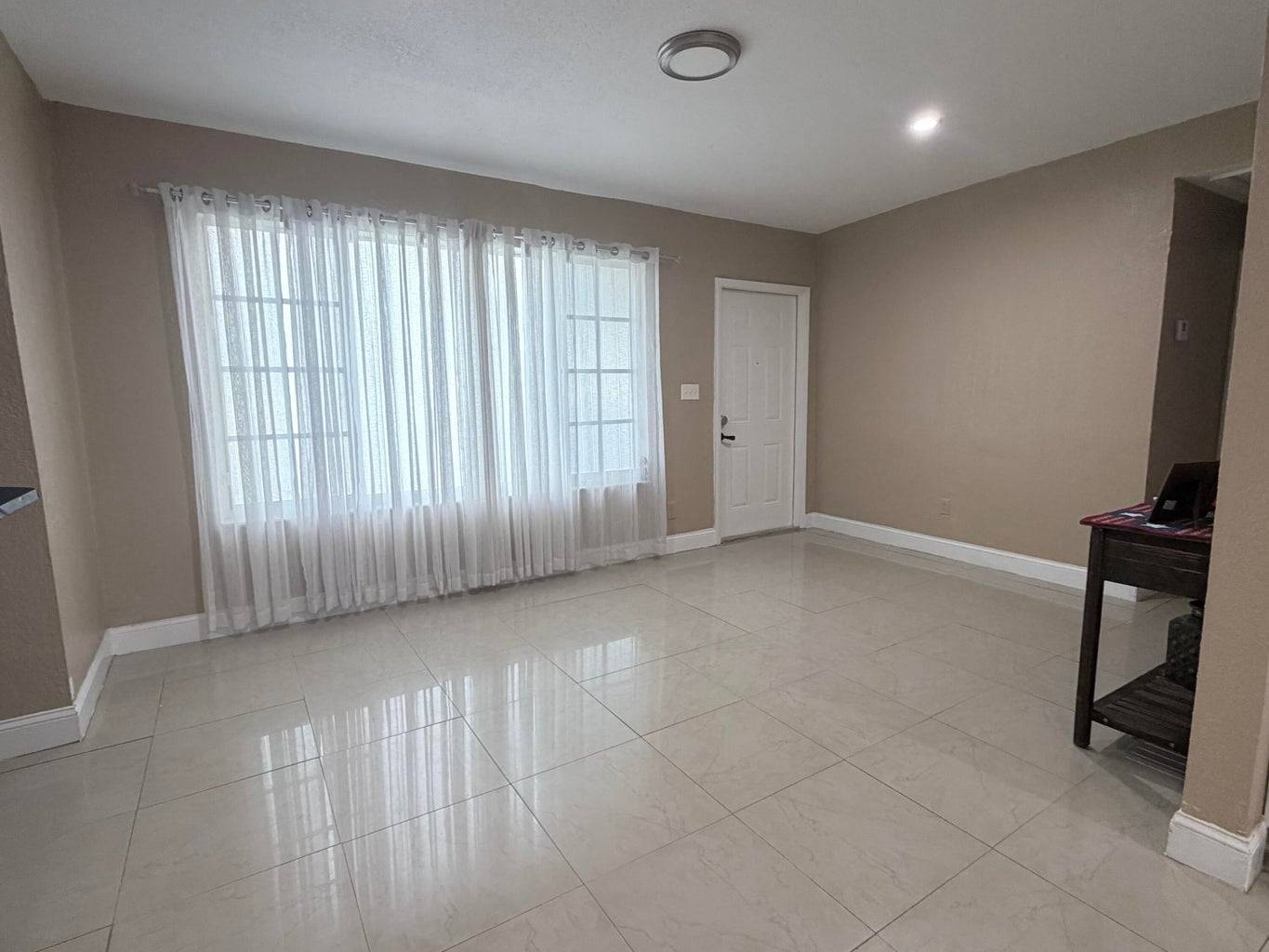 2000 SW 95th Ter, Miramar, FL 33025