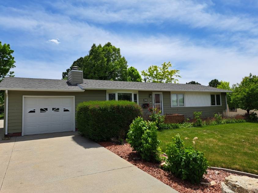 815 East 8th Street, Chadron, NE